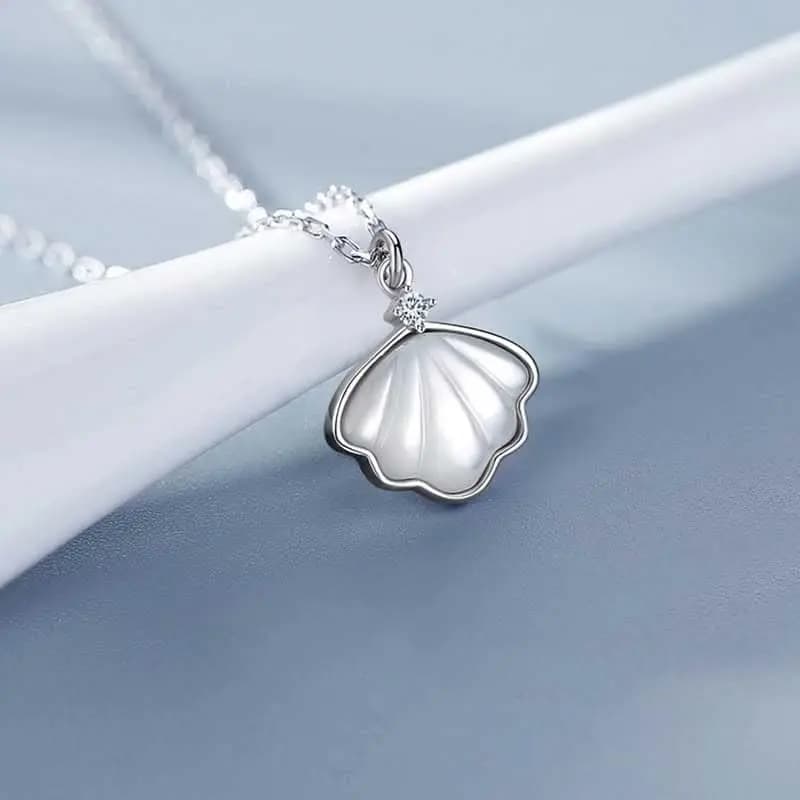 Collana con Ciondolo a Conchiglia Bianca HYJYGM per Donna, Gioiello con Conchiglia, Regalo di San Valentino