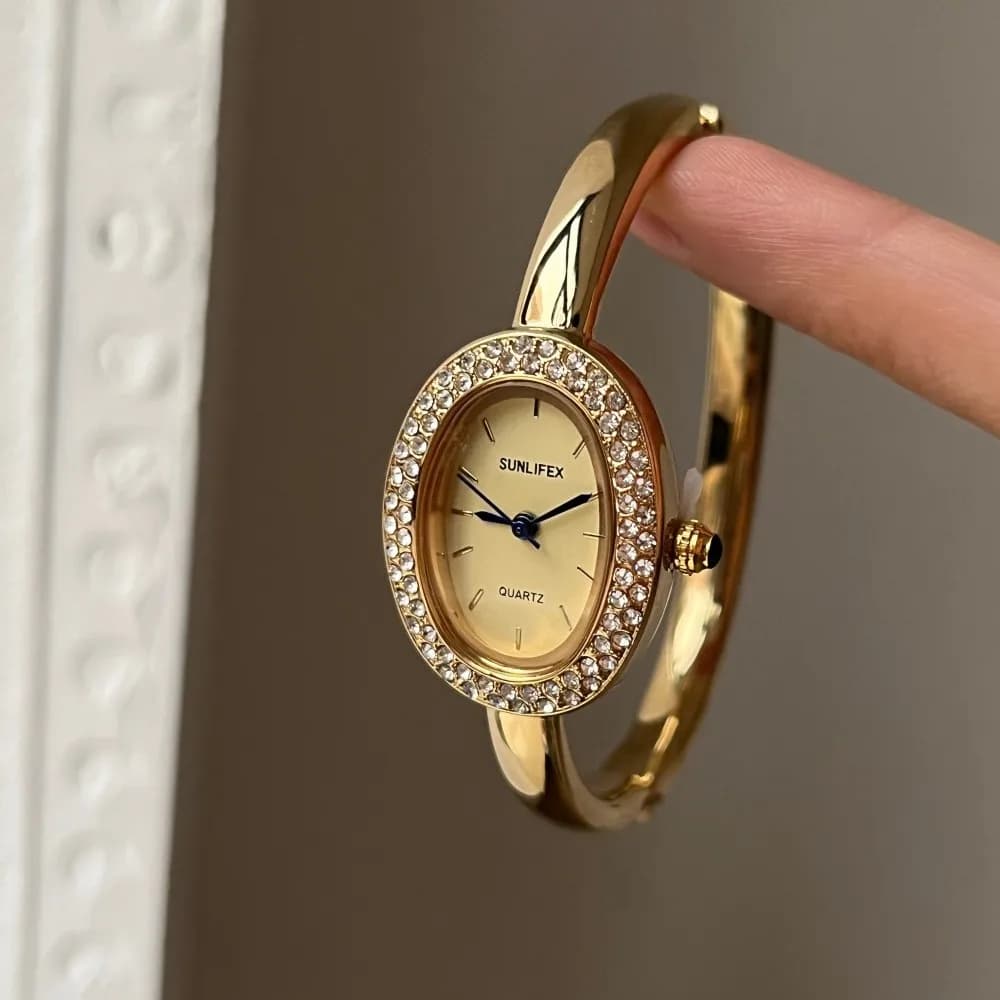 Orologio da vasca da bagno da donna con anello in oro rosa, design di nicchia, orologio da polso ovale di fascia alta di lusso leggero