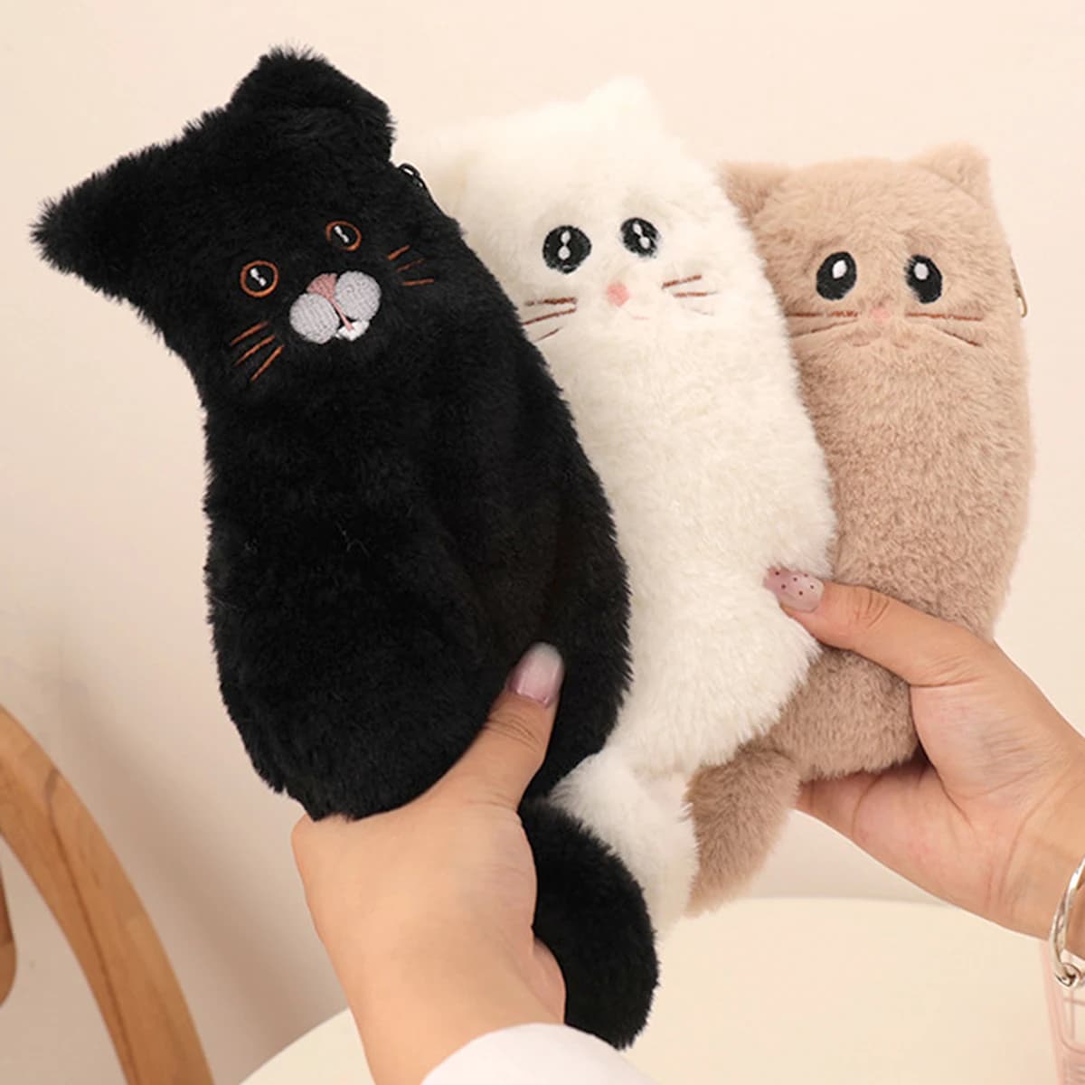 Astuccio per matite a forma di gatto in peluche, astuccio per penne dal design a forma di piccolo animale, scatola per articoli di cancelleria, regalo di Capodanno per un amico
