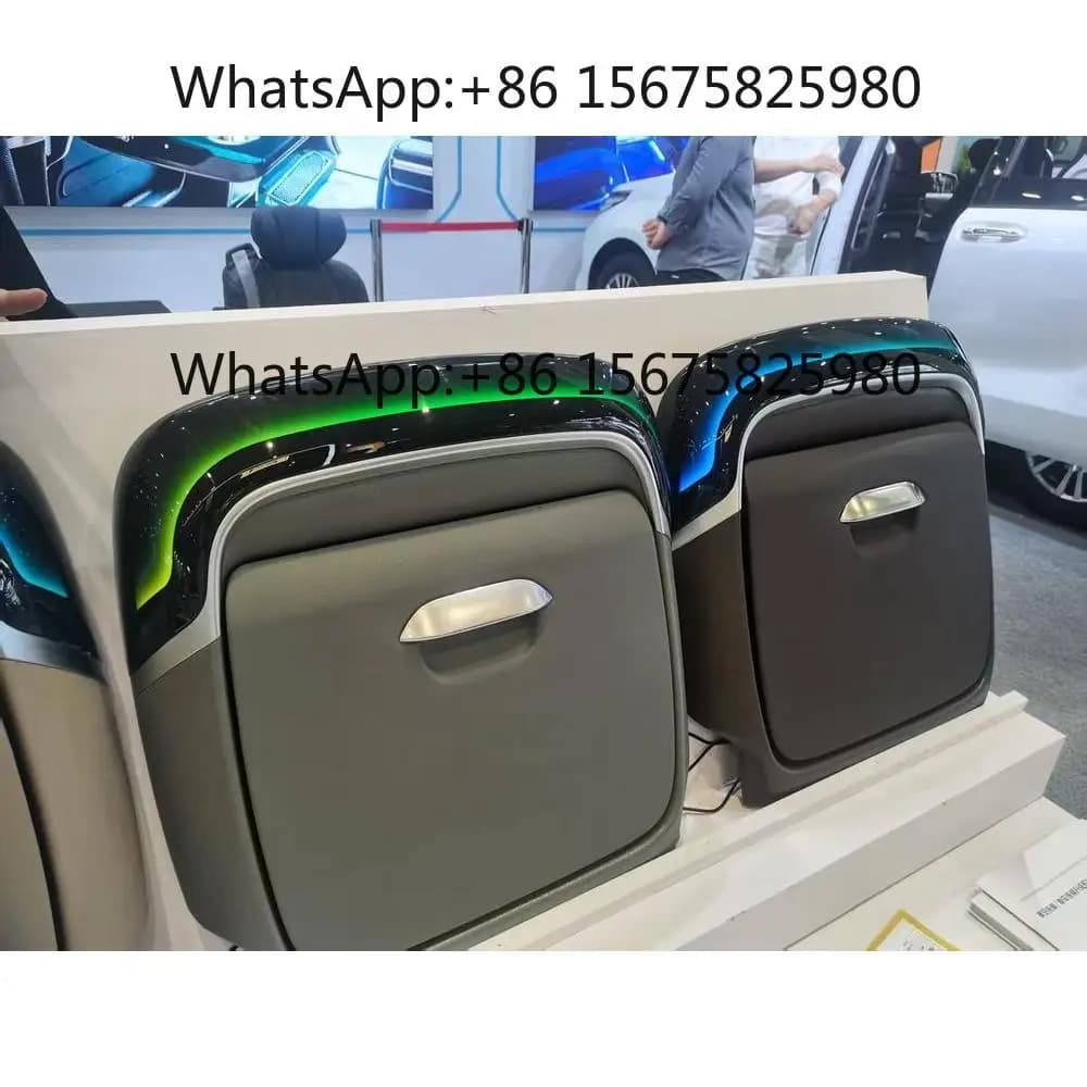 Accessori di lusso per interni auto: Tavolino per sedile posteriore con caricatore wireless e luce d'atmosfera