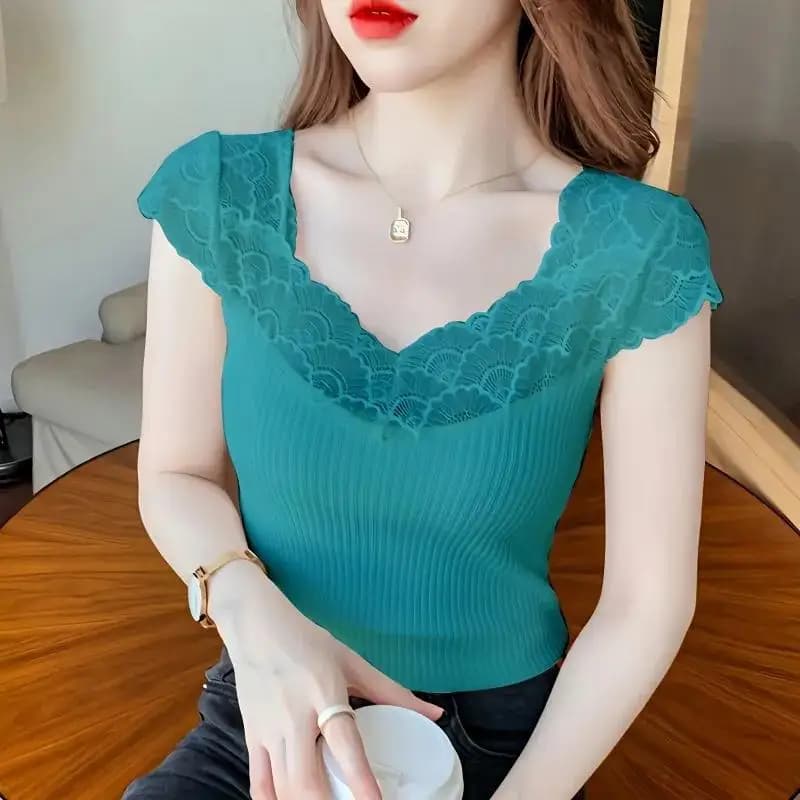 Lace Vest Spliced knitted Short-sleeved T-shirt for Women Summer 2025 New Style Temperament Design Slim and Chic Top