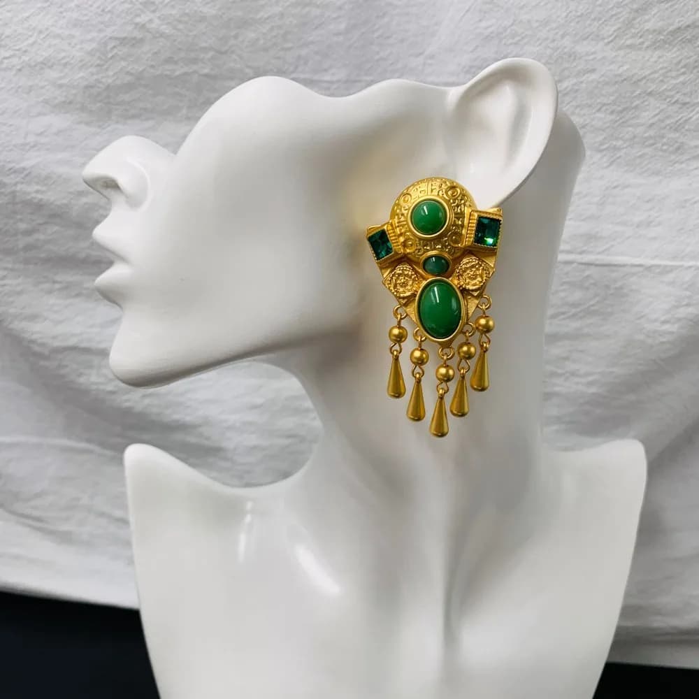 Orecchini a perno con nappe pendenti in metallo, stile vintage medievale western, dal design industriale robusto e dal tocco regale, dallo stile audace e di tendenza