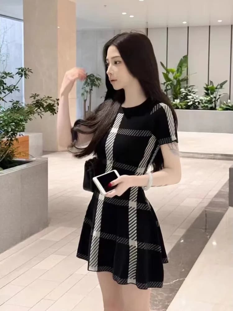 Retro Hepburn Knitted Dress Women's Summer New High-End Elegant Lady Waist-Cinching Skirt Korean Style Spring Autumn Winter
