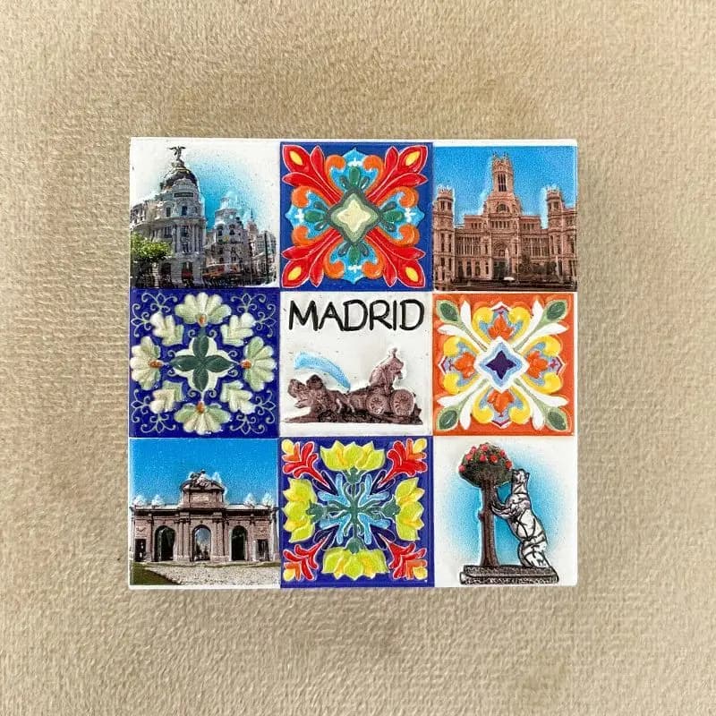 Piastrella magnetica per frigorifero di Madrid - Regalo decorativo per souvenir turistico con punto di riferimento dell'architettura cittadina