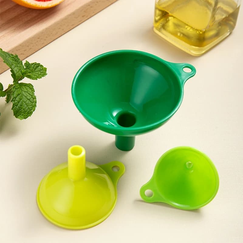 Set di imbuto da 3 pezzi imbuto in plastica olio acqua spezie imbuto per vino strumento da cucina con pennello