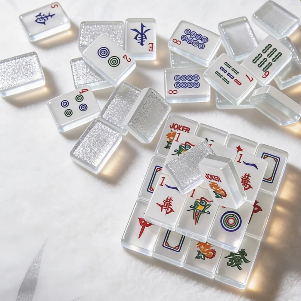 Set di Mahjong di Lusso in Acrilico Argento e Oro, 166 Tessere Americane Liscie Levigate a Mano, Gioco da Tavolo per Casa e Famiglia