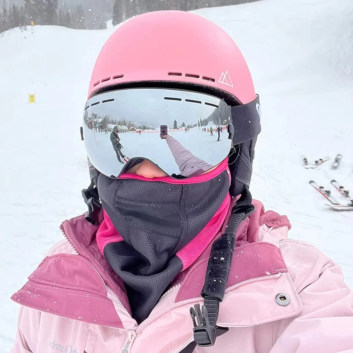 Occhiali da Sci e Snowboard Ovali 2025 con Protezione UV, Antiappannamento, Lenti Sferiche, Cinturino Antiscivolo e Lente Staccabile per Uomini, Donne e Adulti