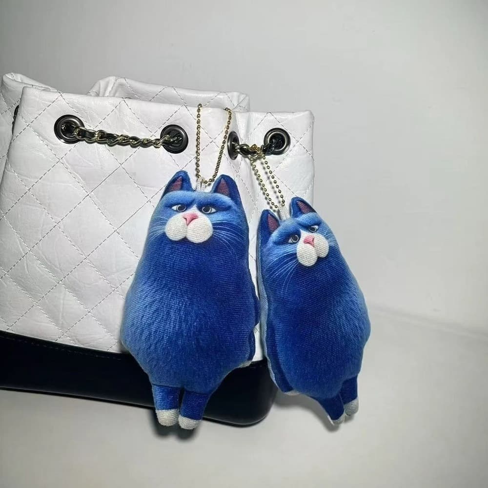Simpatico ciondolo per borsa portachiavi in peluche con gatto blu Chloe, ciondolo per bambola animale del fumetto, accessorio per borsa giocattolo di peluche morbido, regalo per donne, ragazze e ragazzi