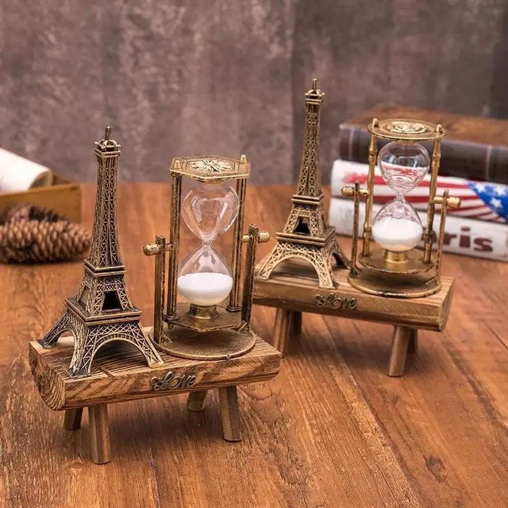 1 Pcs Creative Retro Torre di ferro Orologio Ornamenti semplici e moderni Home Study Pendolo Ornamenti Orologio in legno