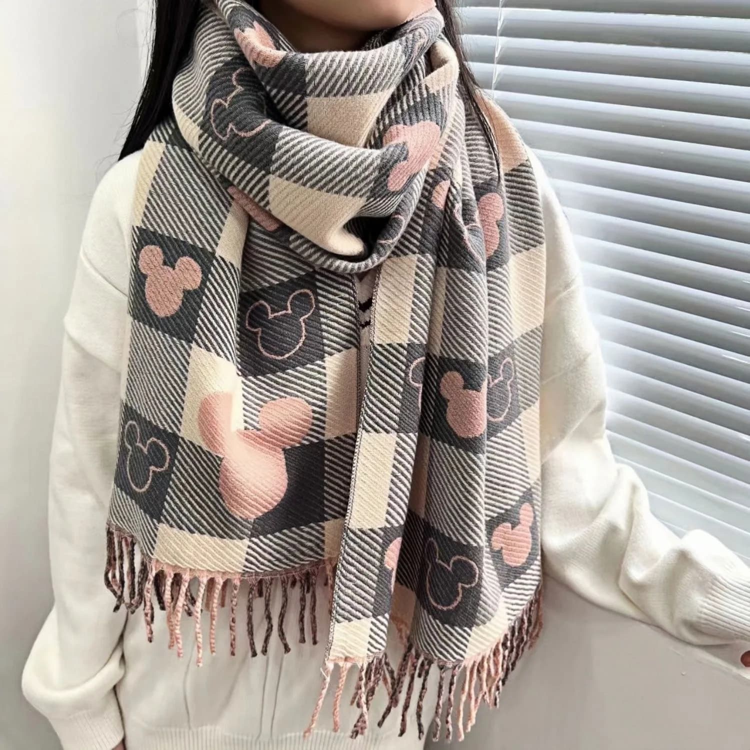 Sciarpa in cashmere imitazione, testa di orsacchiotto da donna, griglia a cuore, ispessita e calda, senso di fascia alta per ufficio autunnale e invernale