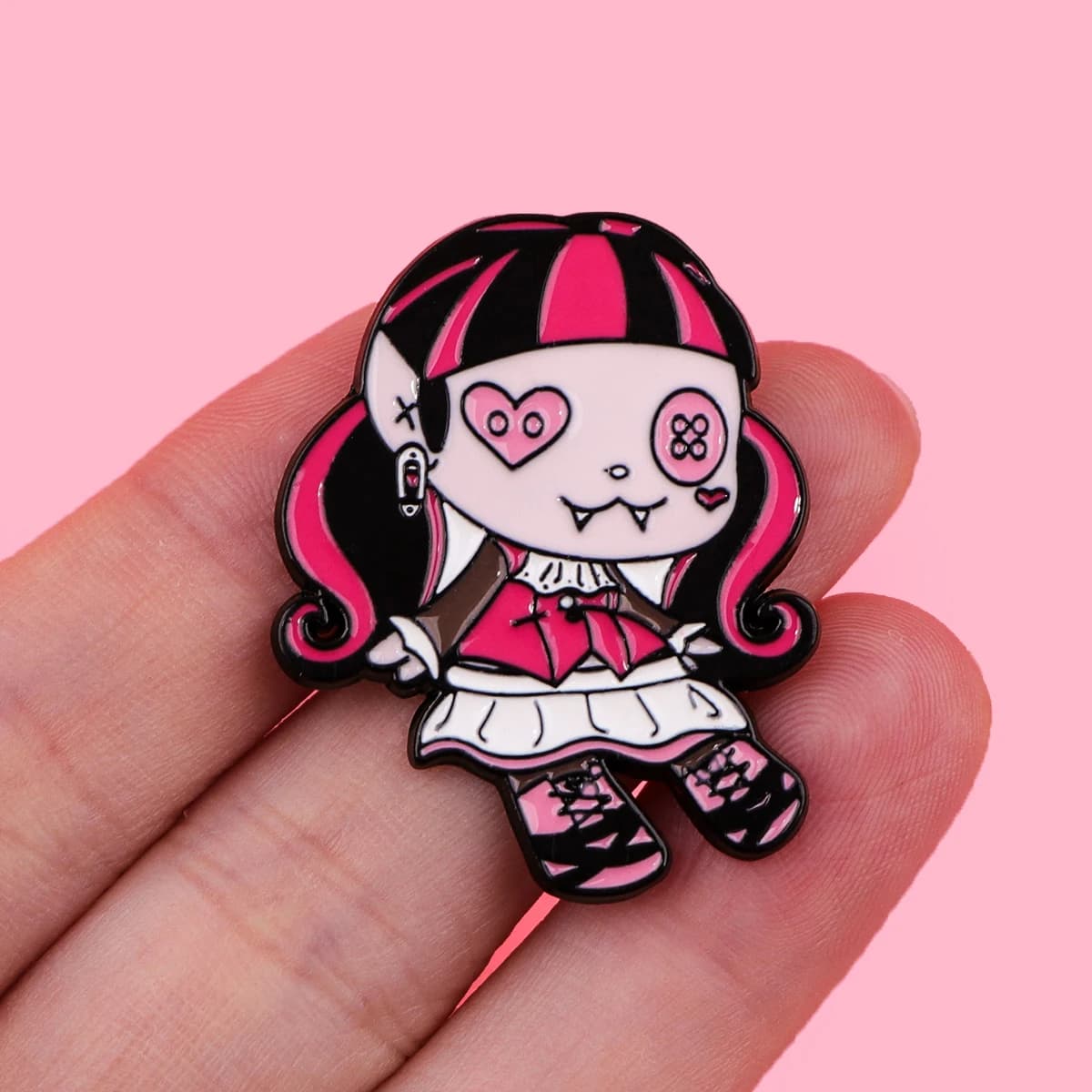 Anime Girl Smalto Spille Distintivi sullo zaino Spille da bavero Spille sui vestiti Regali per gli amici Accessori di gioielli