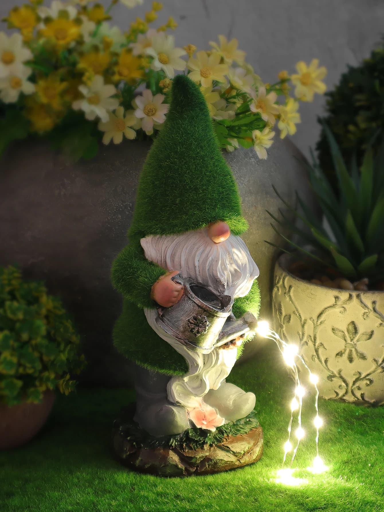 Figurine decorative per cortile da giardino, gnomi di peluche per esterni, lucine per irrigazione ad energia solare, ornamenti artigianali in resina