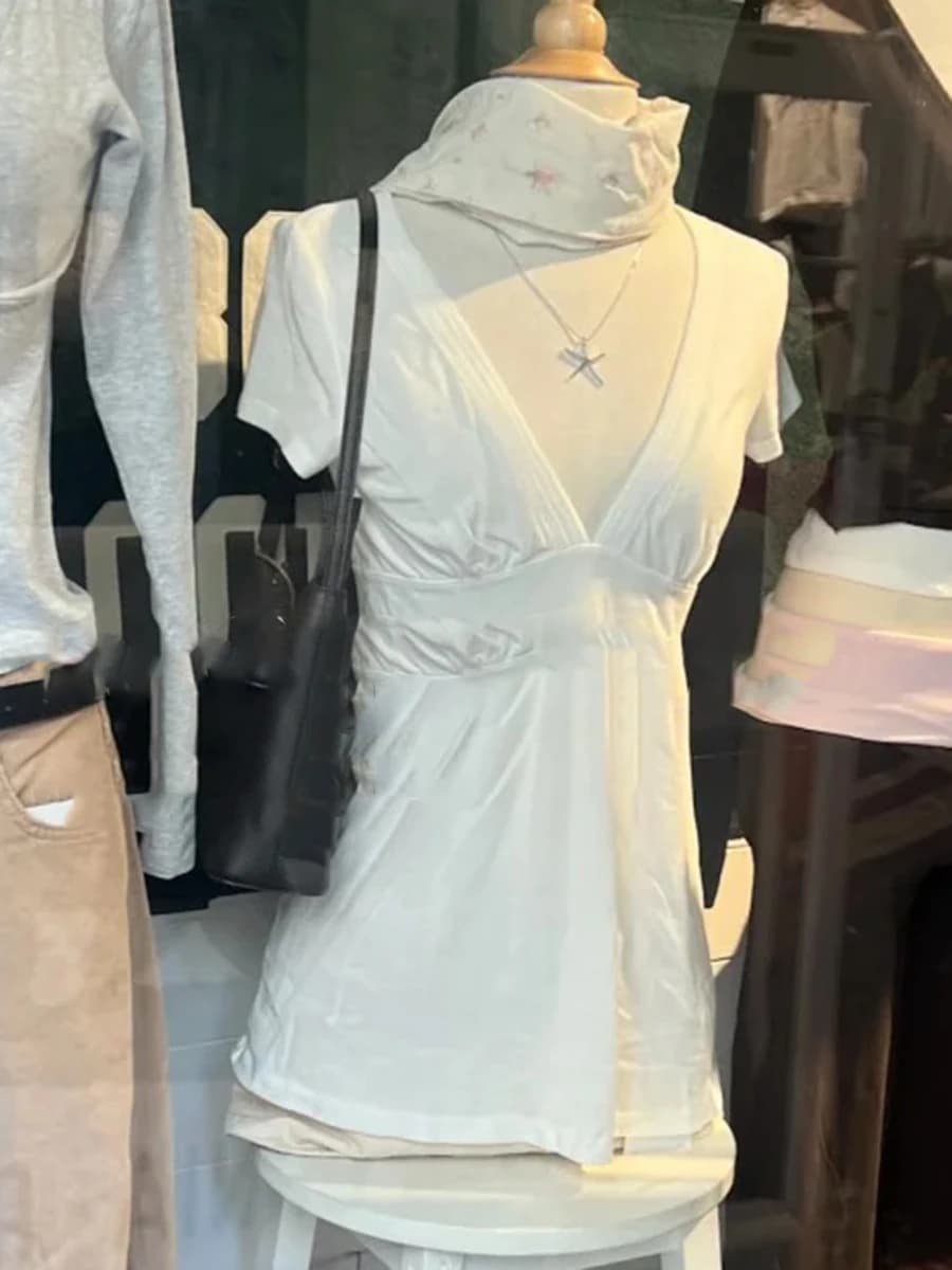 T-shirt a maniche corte da donna con scollo a V profondo, in cotone bianco, slim fit, versatile, stile Y2K, dolce e casual