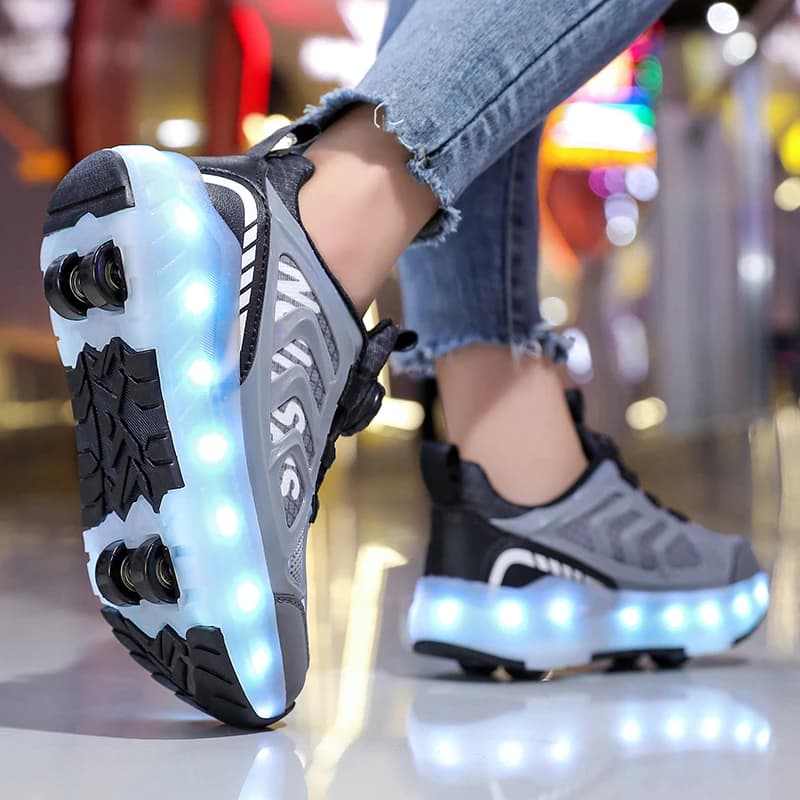 New Four-Wheel Children's Walking Shoes with Flashing Lights, Detachable Boys' Roller Shoes, Girls' Breathable Roller Sports Sho