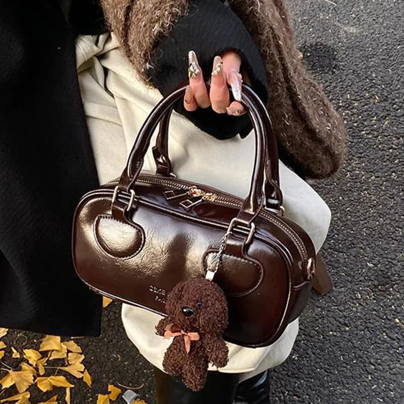 Vintage Women's Shoulder Bag Patent Leather Retro Bowling Bag For Women Large Capacity Crossbody Bag With Pendant