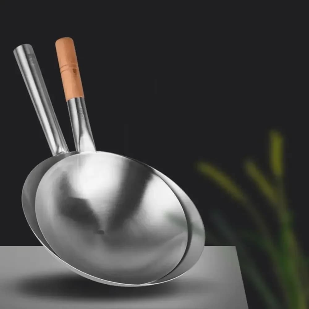 Traditional stainless steel Wok for frying, Chinese style anti-corrosion pan, with thickened water mestol, restaurant