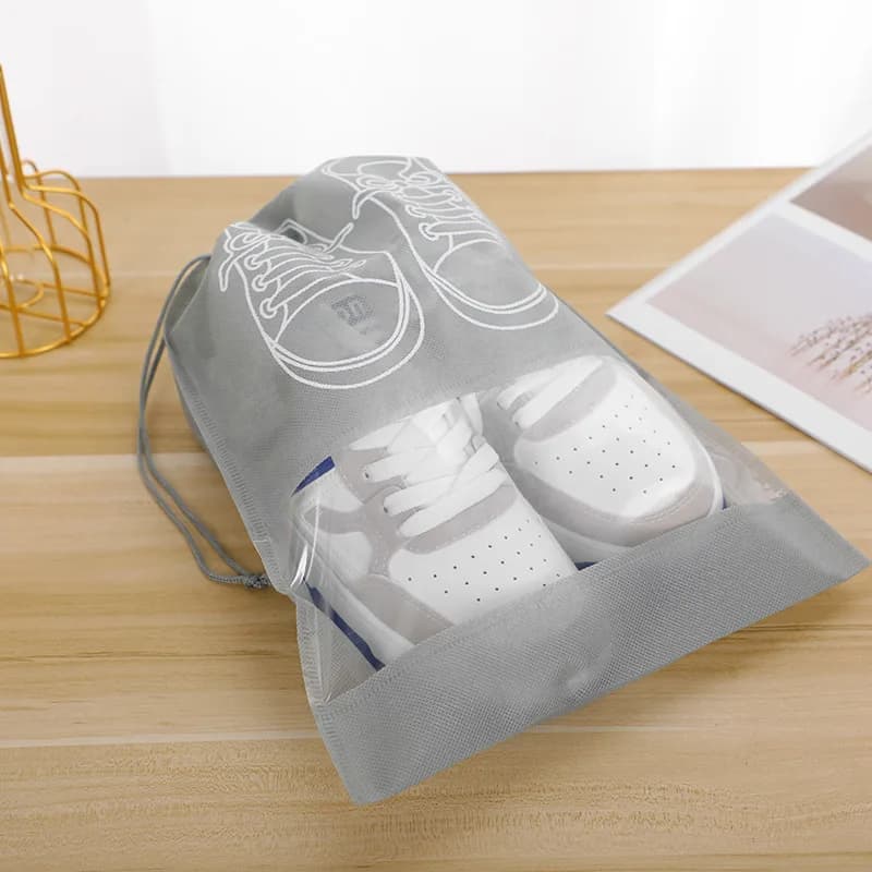 5 sacchetti grandi per riporre le scarpe (32×44 cm / 12,598×17,323 pollici) - Tessuto non tessuto grigio con finestra trasparente, chiusura con coulisse