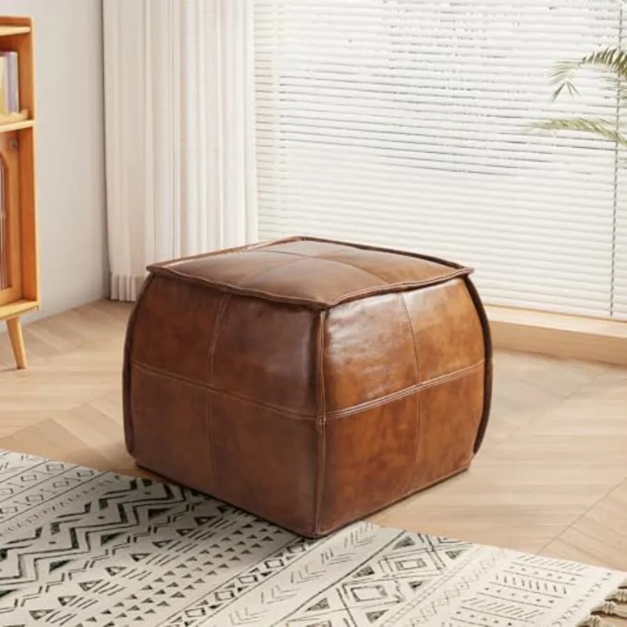 Pouf in Pelle per Soggiorno e Camera da Letto: Poggiapiedi Quadrato in Vera Pelle Marrone Fatto a Mano, Morbido e Imbottito con Comfort Extra