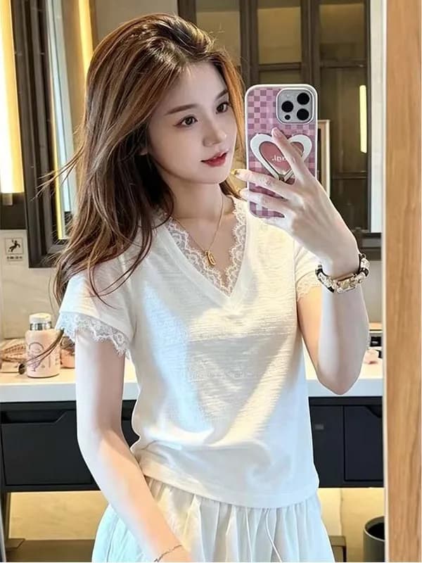 Summer New Style White V-neck Lace Splice Short-sleeved T-shirt Women's Loose Slimming Versatile Casual Fashion Polyester Fiber
