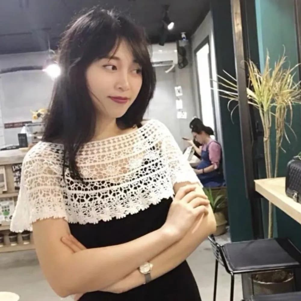 Hollow Out Lace Shawl Poncho Retro French Style Evening Dress Shawl Exquisite Thin Lace Cover Up Tops Shoulder Decoration