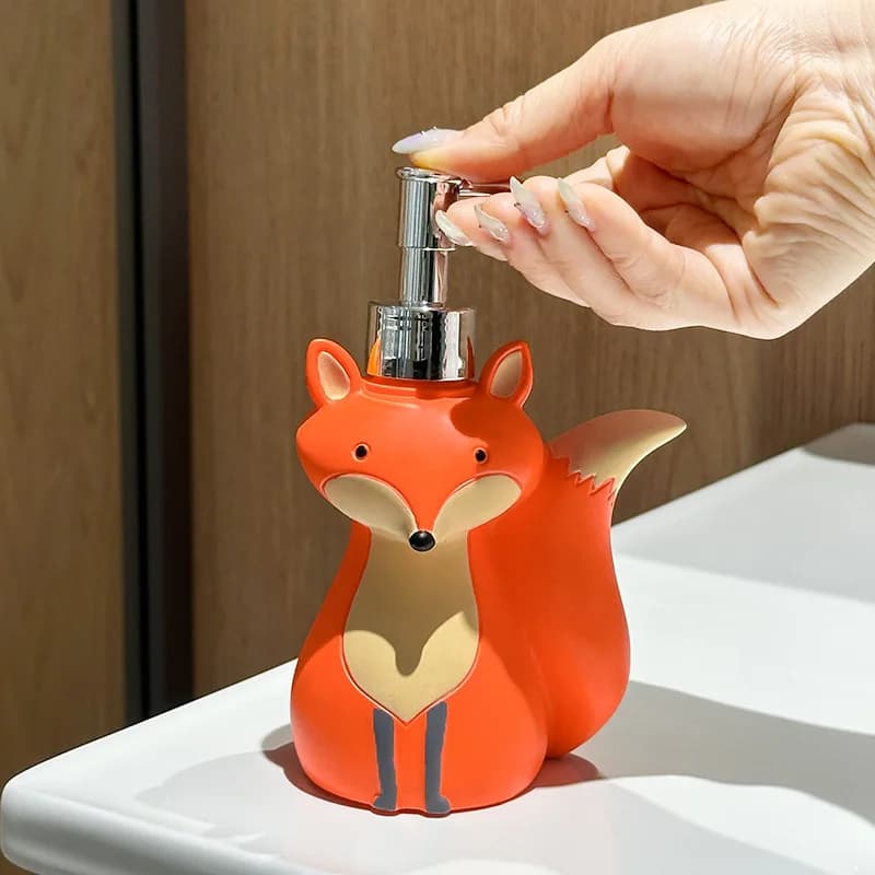 Simpatico dispenser di sapone con volpe, bottiglia ricaricabile, design animale dei cartoni animati per sapone per le mani, shampoo, gel doccia, decorazione per il bagno dei bambini