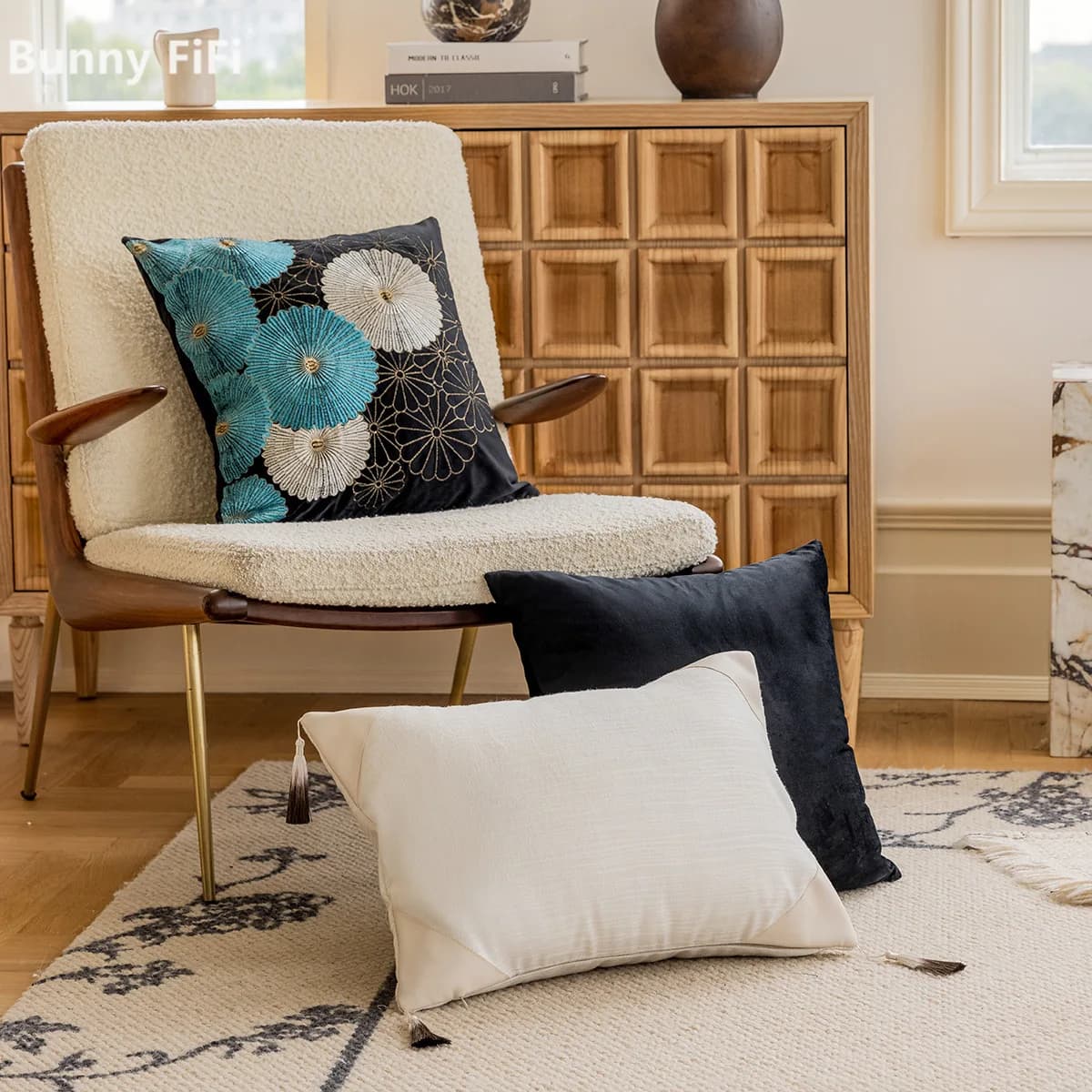 Fodere per cuscini con motivo geometrico ricamato Fodera per cuscino decorativa morbida bianca nera con nappa per la decorazione della casa del divano letto