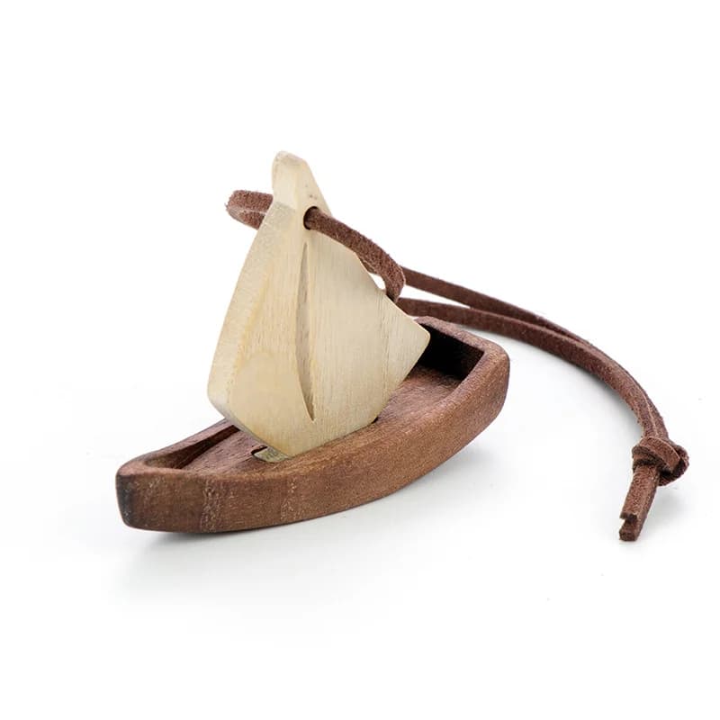 1Pc Mini Walnut Essential Oil Diffuser Wood Sailboat Hanging Pendant Reusable Car Air Freshener Auto Wardrobe Home Decor