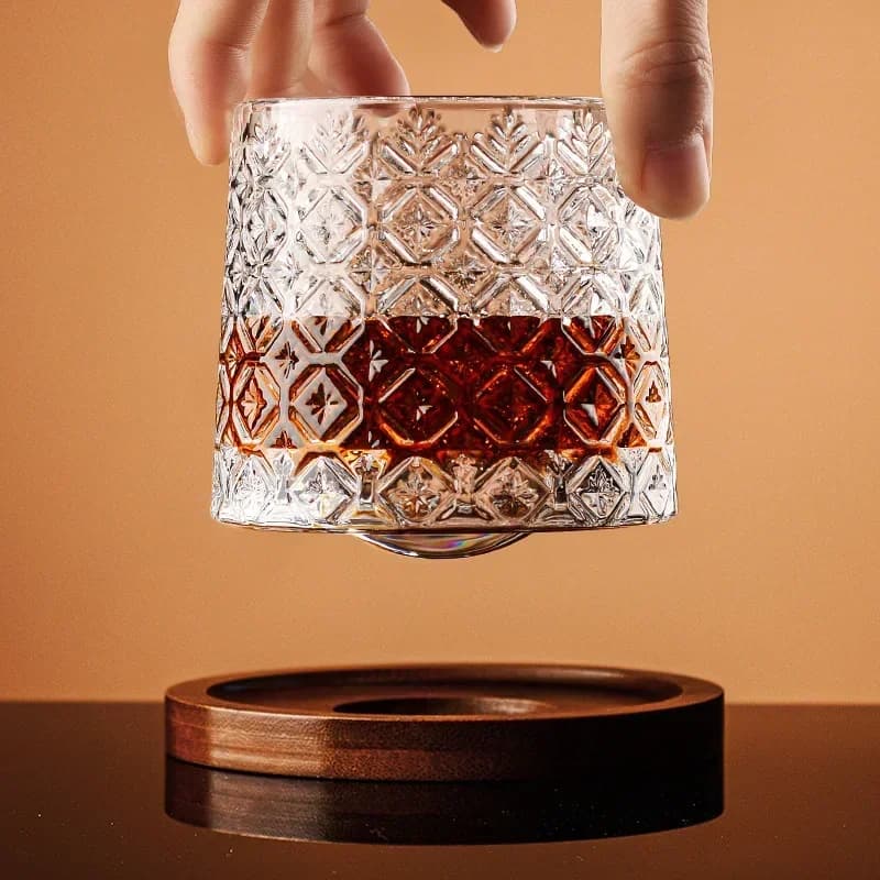 Bicchiere da whisky 1PC con base Bicchieri da whisky in cristallo Rotante rotante Bicchiere da vino con brandy Bicchieri per bar