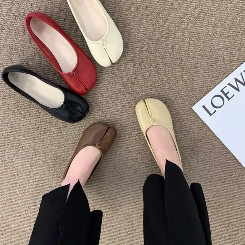 Women Flats Tabi Ninja Shoes Woman Ladies Microfiber Leather Comfy Flats Split Toe Slippers Soft Bottom Loafers Solid Brief La