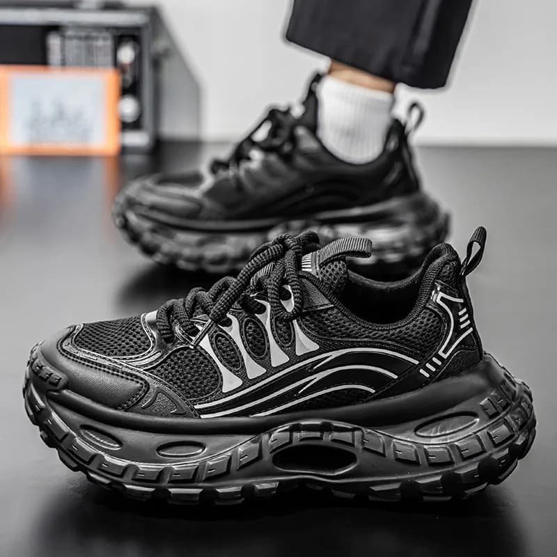 Nuove Scarpe Casual alla Moda Primavera 2026 Antiscivolo e Resistenti all'Usura con Suola Spessa e Rialzata per Uomo
