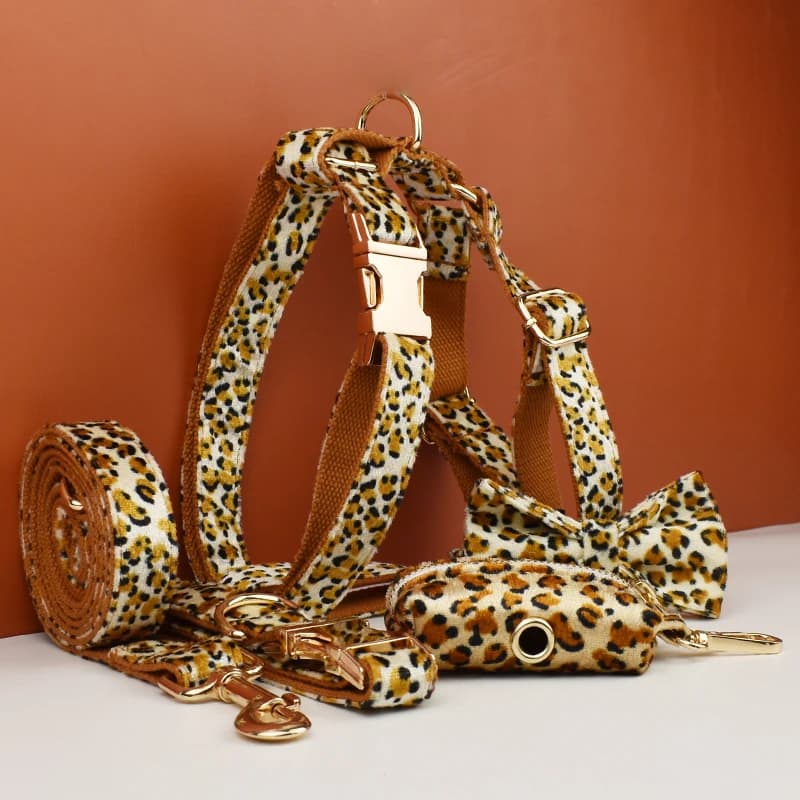 Collare e guinzaglio per cani personalizzati con stampa leopardata e papillon, collare alla moda con incisione, accessori per cani.