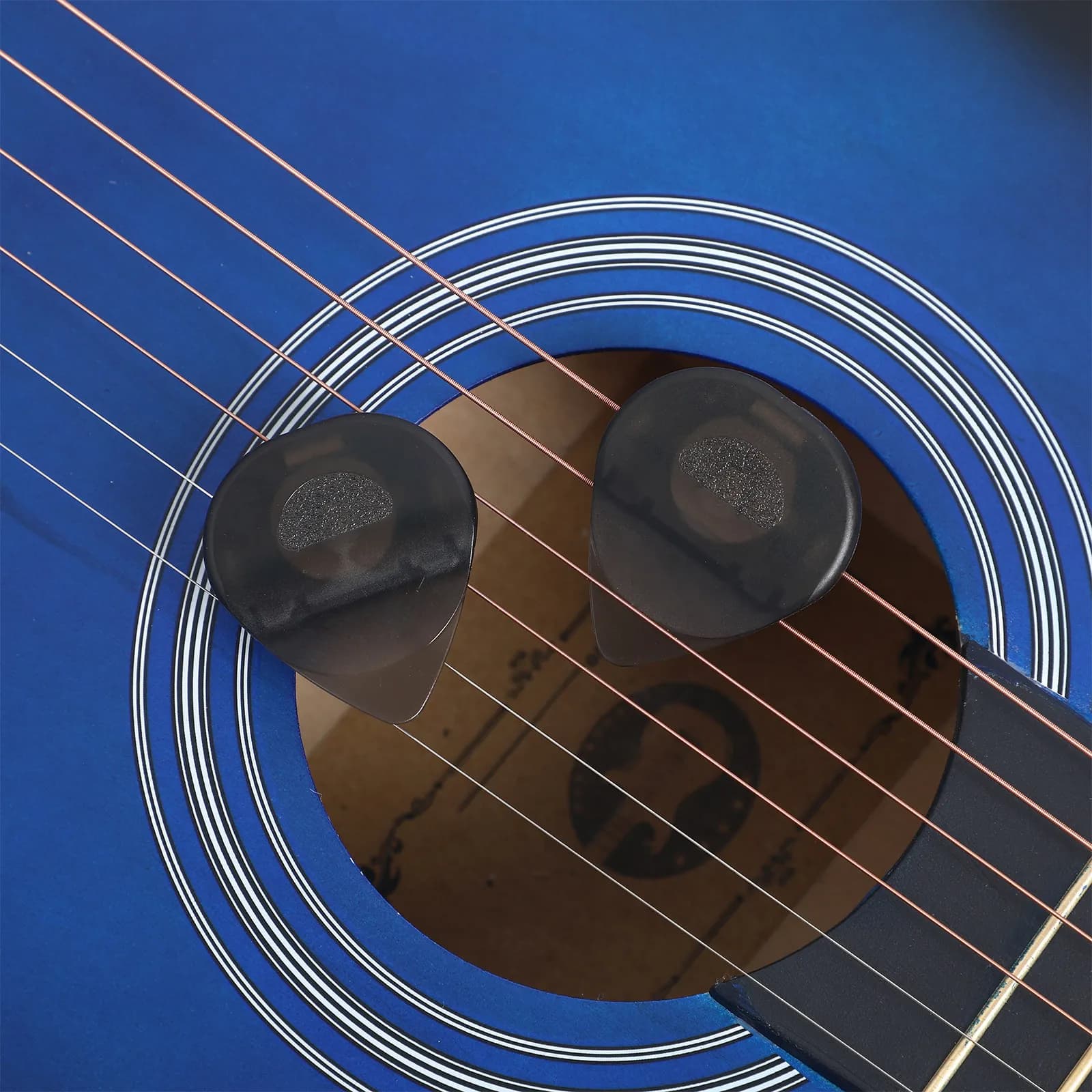 2 Pezzi Plettri Luminosi a LED per Chitarra, si Illuminano Durante la Suonatura, Ideali per Spettacoli dal Vivo, Feste, Locali con Illuminazione Scazzottata, Accessori per Chitarra, Ukulele, Basso