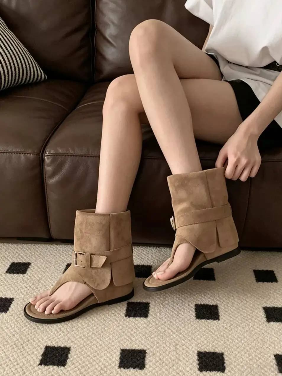 2026 Vintage Thong Sandal Boots for Women Faux Leather Buckle Platform Roman Shoes Hidden Height Non Slip Trendy Summer Footwear