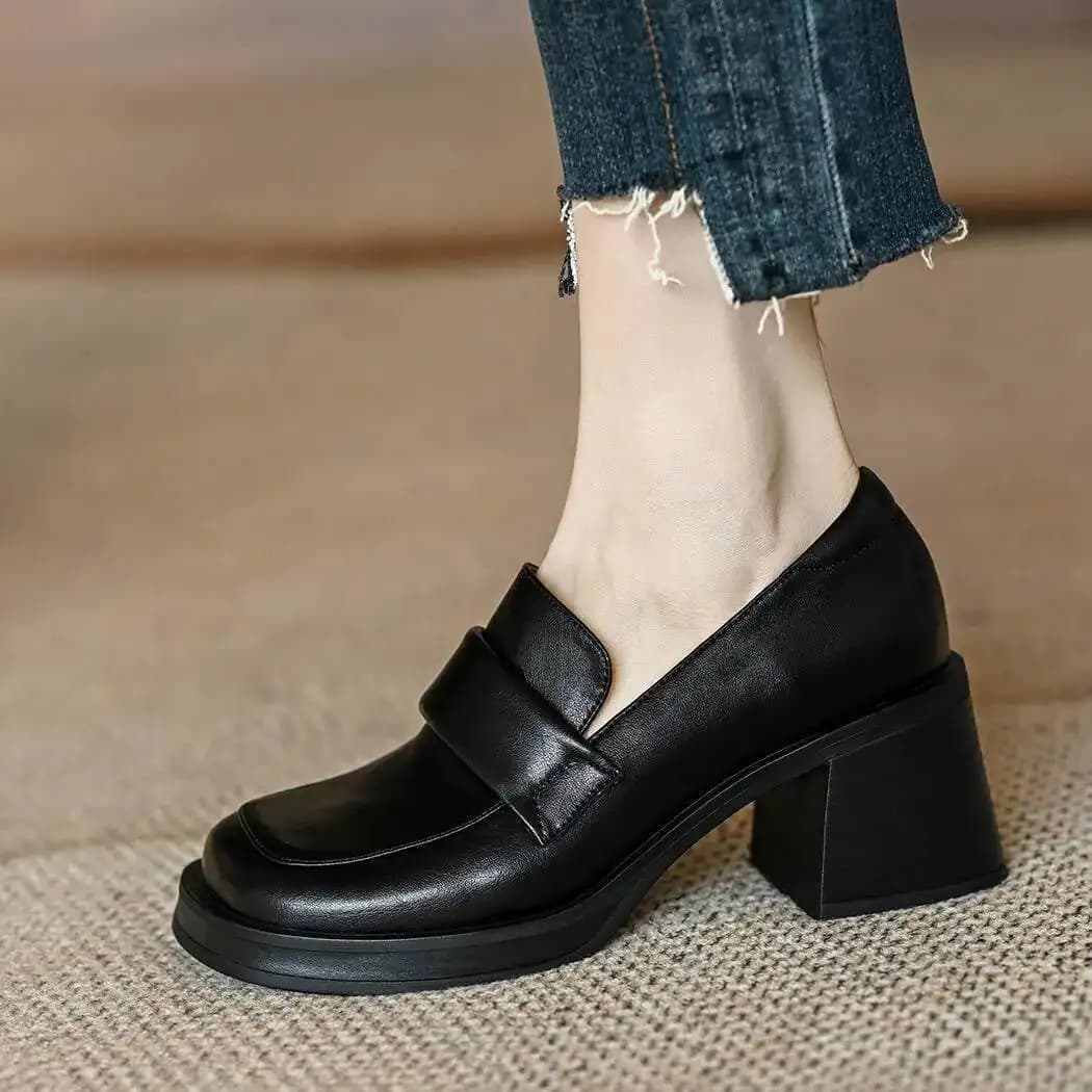 Scarpe tacco medio da donna 2025 Mocassini con tacco grosso in pelle nuova con suola spessa Scarpe da ufficio con tacco alto minimalista francese con punta quadrata