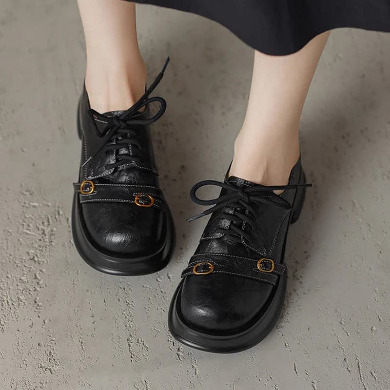 Mocassini da donna britannici Moda Fibbia per cintura Piattaforma Tacchi a spillo Scarpe in pelle Autunno Casual Scarpe oxford con tacco medio con suola spessa