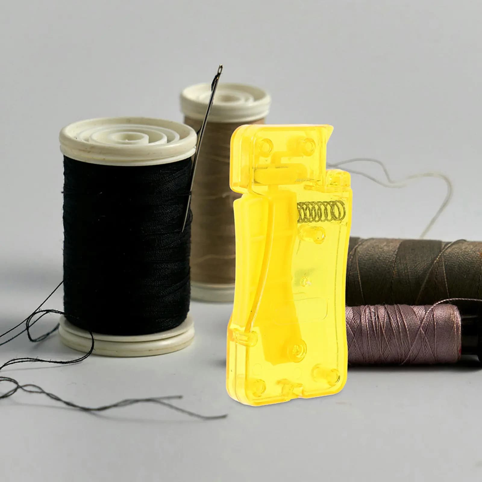 Set di 4 Infilatori per Aghi, Facili da Usare, per Macchine da Cucire e Cucito a Mano, Strumento Automatico per Infilare Rapidamente, per Ricamo e Fai-da-Te