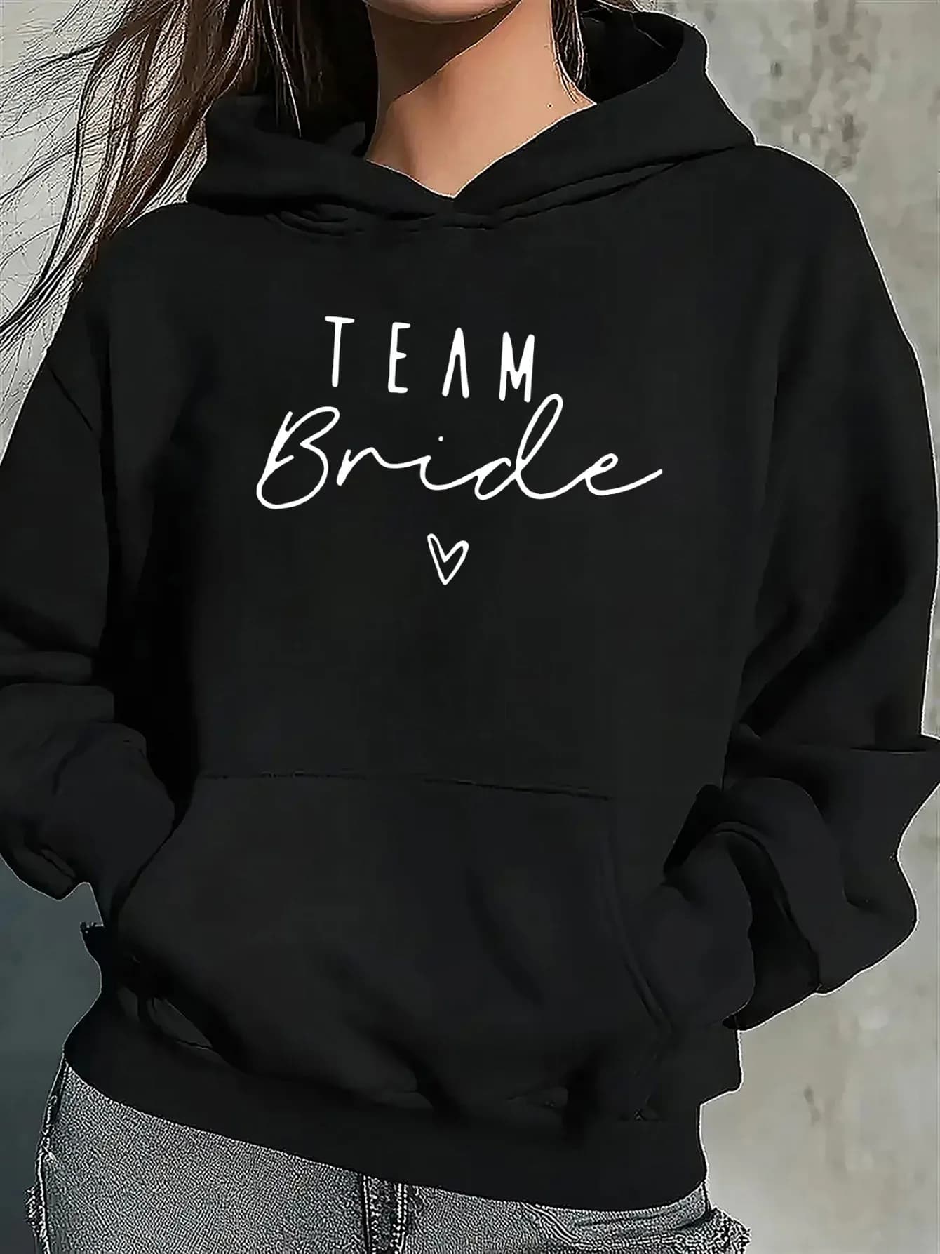 Elegante felpa con cappuccio da sposa Lady Team: stile morbido e ampio con stampa a forma di cuore, adatta per feste di matrimonio