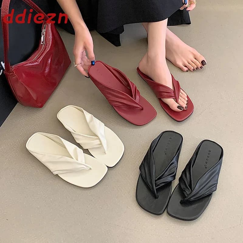 Nuove Ciabatte Infradito da Spiaggia Estive 2026 per Donna, Sandali Moda Femminile da Esterno, Ciabatte Basse di Lusso da Donna