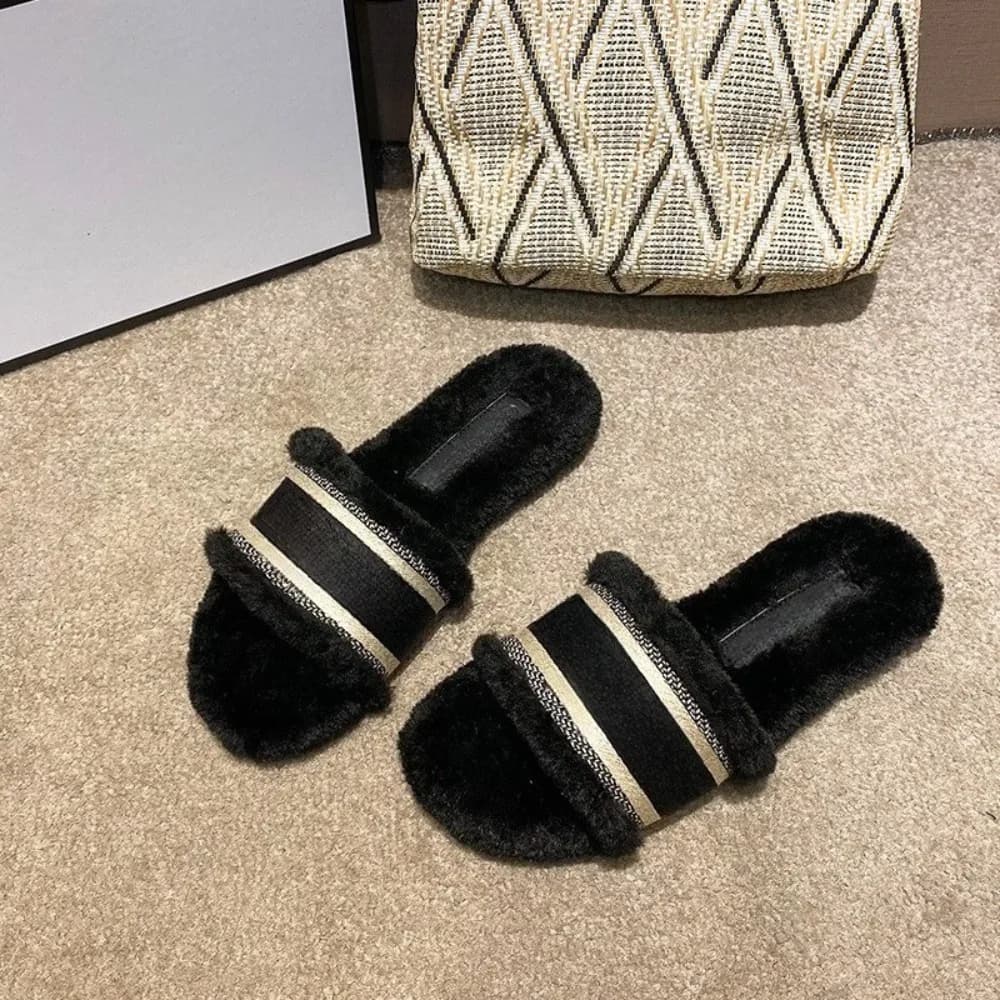 Nuove Ciabatte Invernali 2026 da Donna Nere in Pelliccia Sintetica con Cinturino Singolo, Sandali Premium Caldi e Morbidi, Scarpe Casual da Esterno