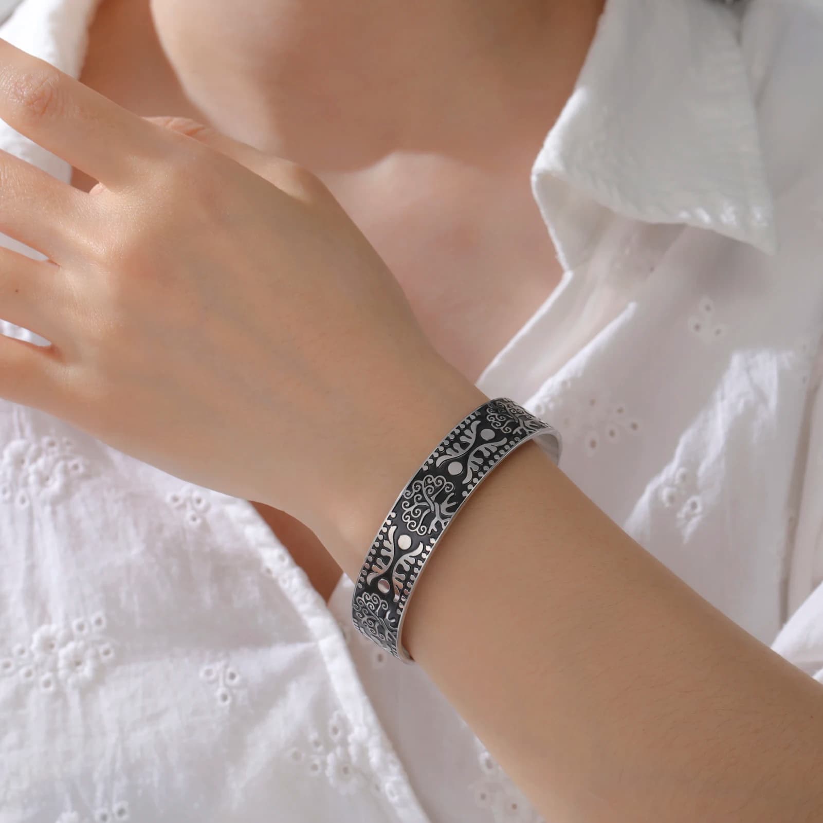 LIKGREAT Bracciale vintage albero della vita Bracciale aperto regolabile Boho Gioielli celtici per donna Uomo Amuleto spirituale Regalo di compleanno