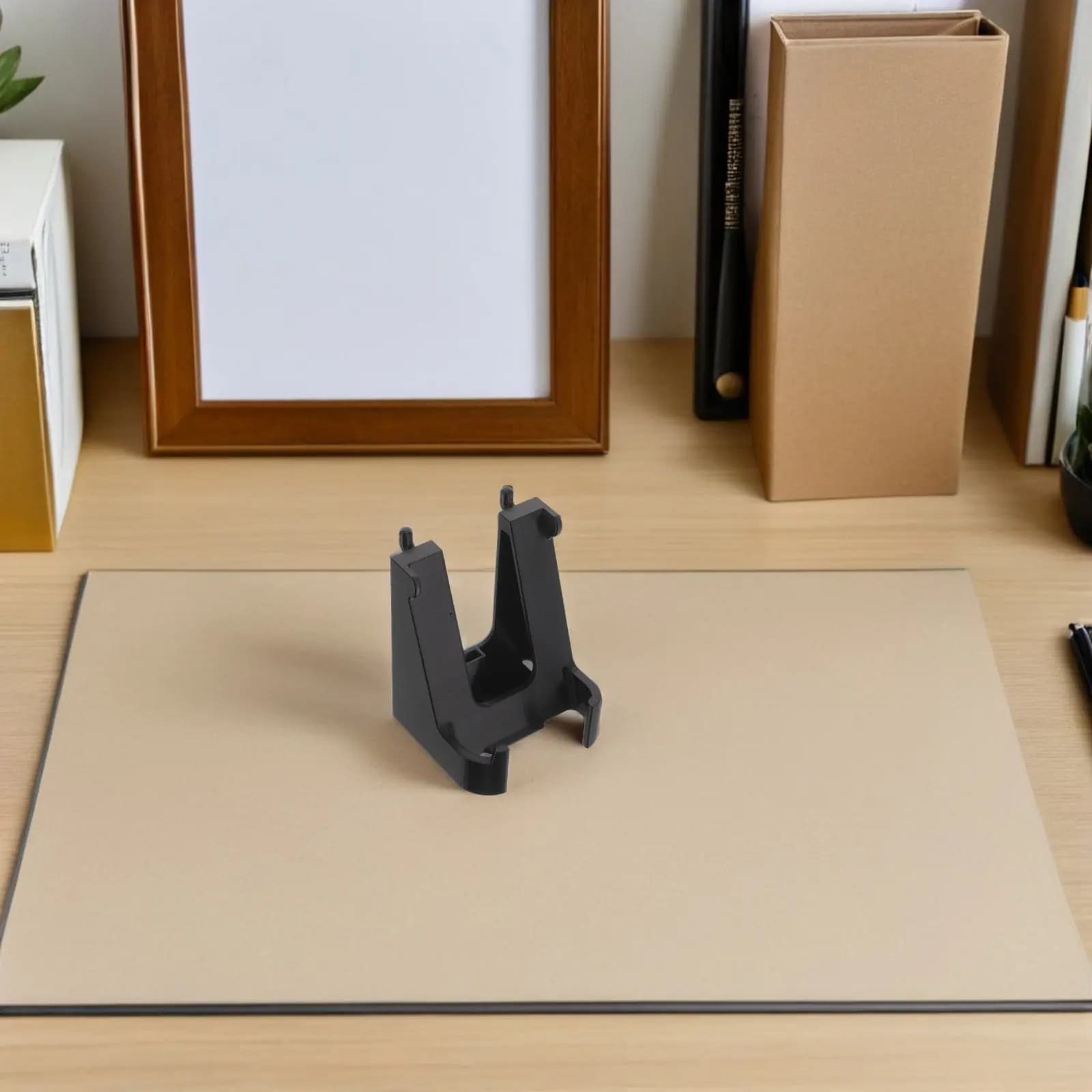 Pegboard Mouse Holder for 30Mm Hole Spacing Plastic Gaming Mouse Stand Space Saving Wall Mount Desk Organizer Gaming Room