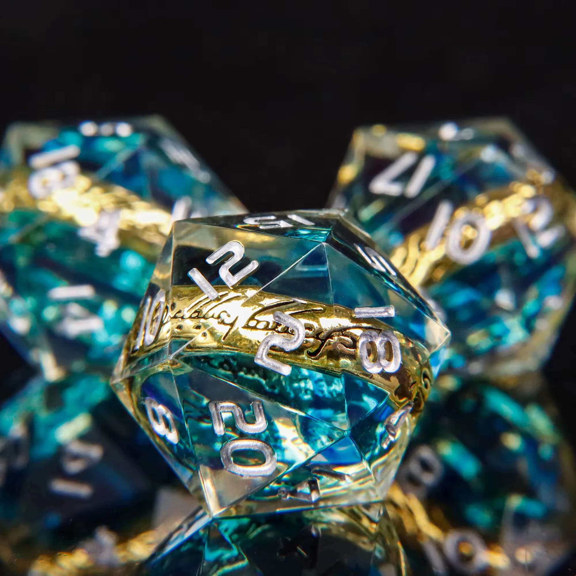Set di Dadi DND Magic Lord da 7 Pezzi in Resina con Anelli Dorati per Giochi di Ruolo Dungeons & Dragons