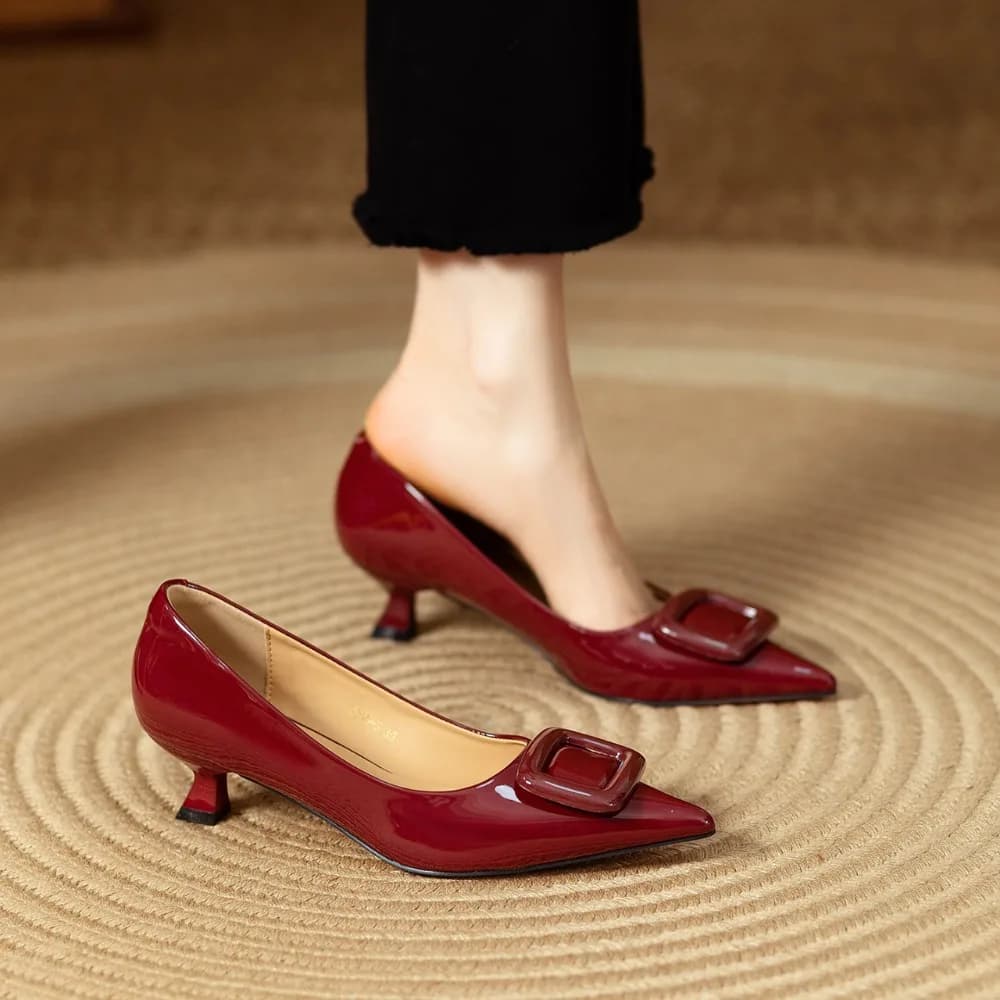 2025 nuove donne pompe genuine vestito da partito tacchi alti ufficio signora slip on scarpe a punta moda nere