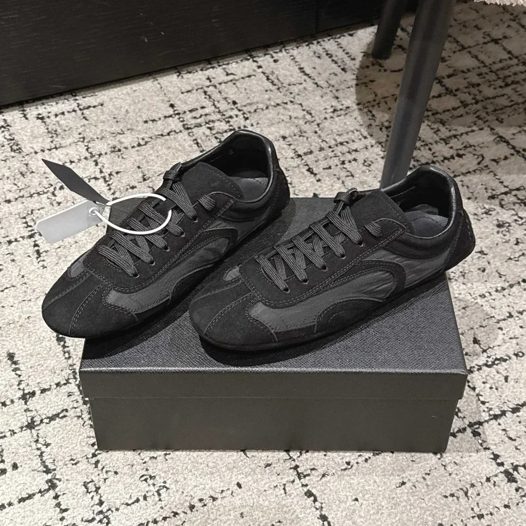 Luxury Brand Women's Hiking Shoes Casual Flats Running Shoes Commuter Shoes Material High-Gloss Suede Nylon Casual Sneakers