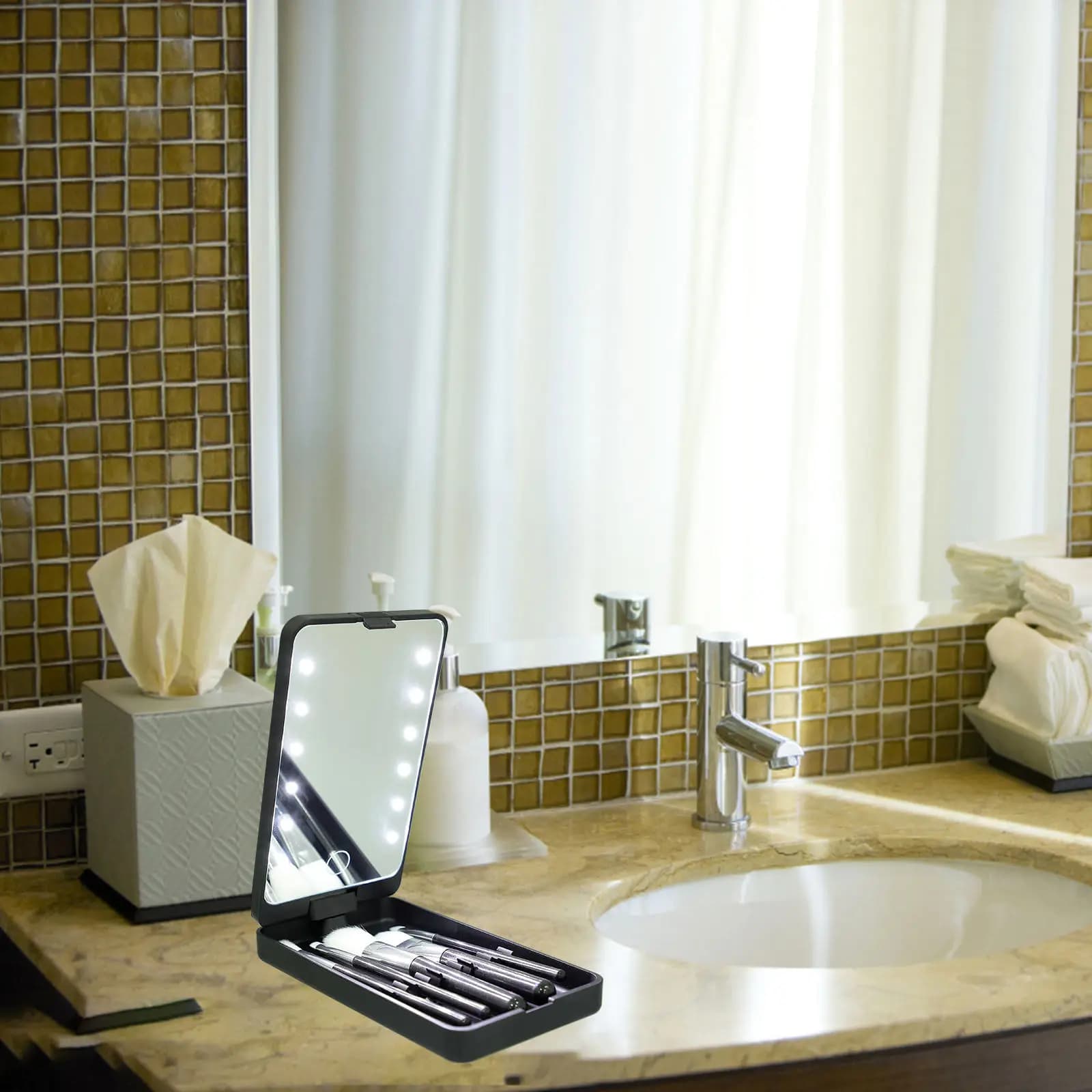 Organizer per Ciglia Finte a 5 Livelli con Specchio LED Bifacciale e Contenitore per Trucchi