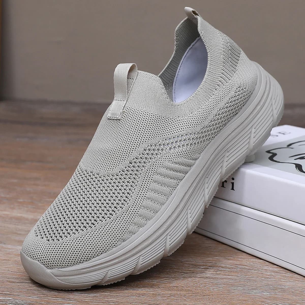Men's Walking Shoes Read Breathe Casual Running Shoes in Network Slip On Fashionable Tennis Sneakers Comfort Gymnastics for Gym Training