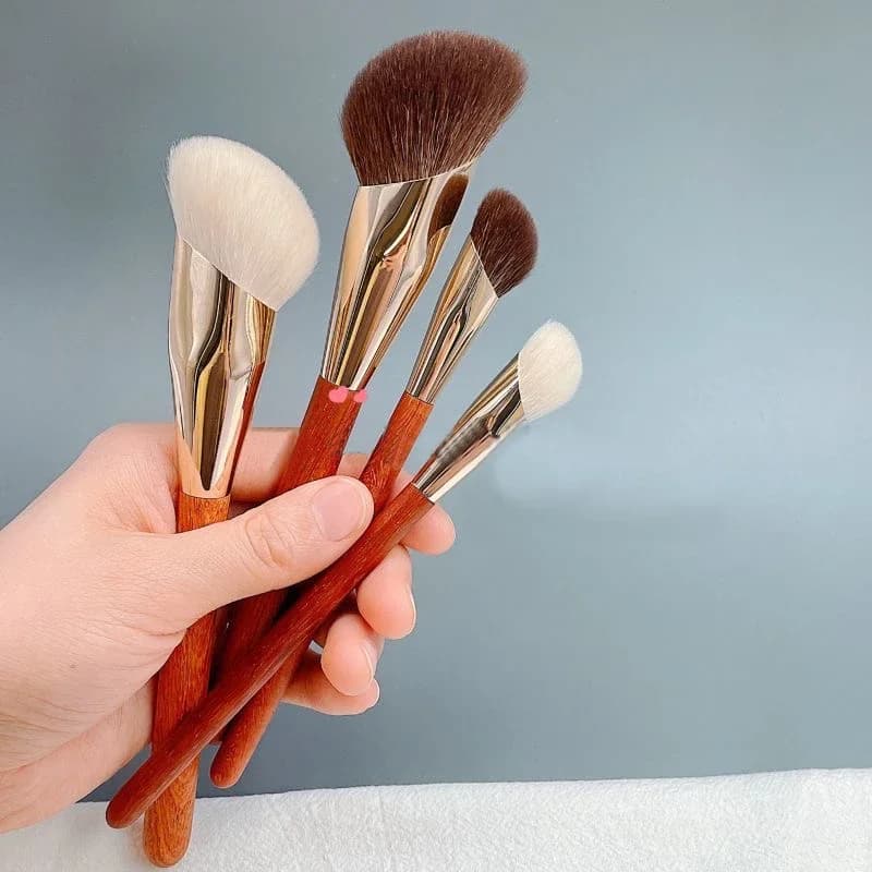 Karsyngirl 1 pz Professione Contorno del viso Pennello per scolpire Capelli sintetici Pennello per evidenziare Pennelli per scolpire la polvere Strumento per il trucco