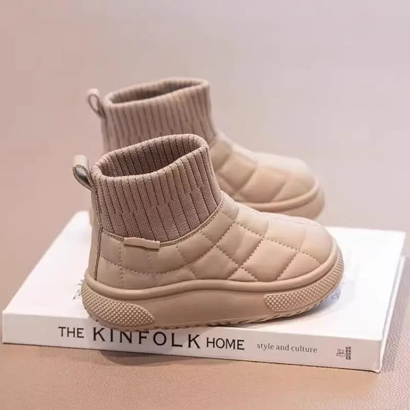 Scarpe invernali in cotone per bambini Ragazza addensare suola morbida Mantieni caldi stivaletti all'aperto Versatile Kawaii Moda carina Nuova scarpa casual