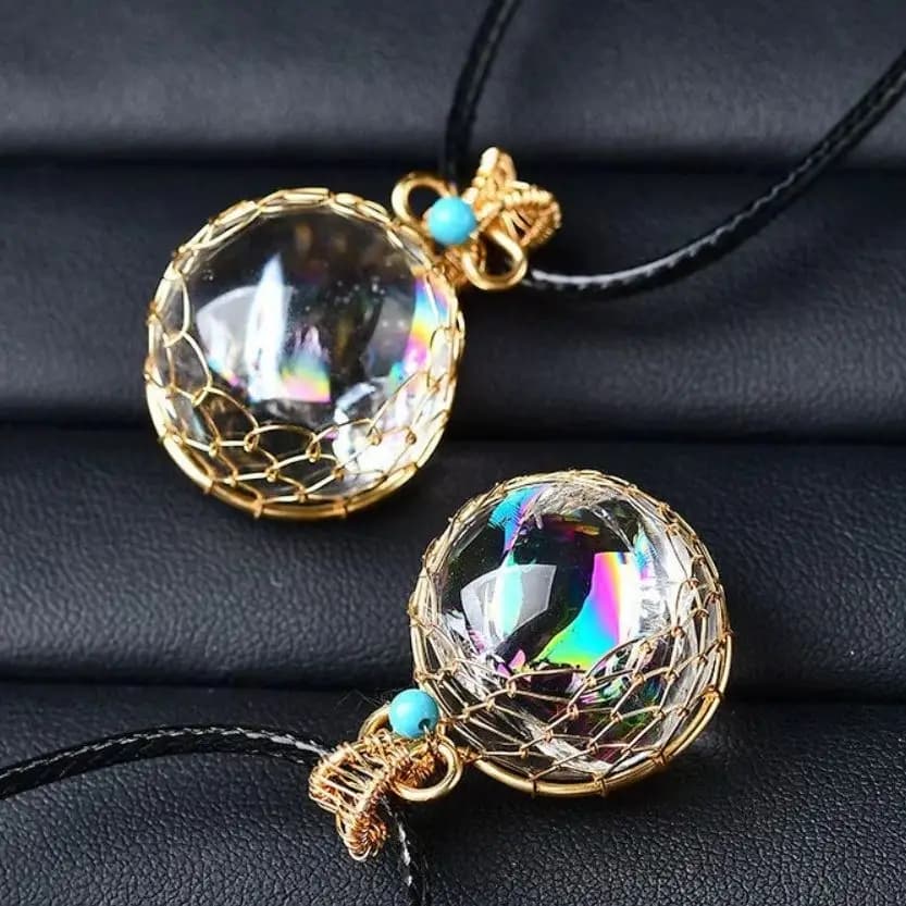 Collana con Sfera Arcobaleno in Cristallo Naturale Trasparente Lucidato, Avvolta con Filo d'Oro, per Guarigione Spirituale