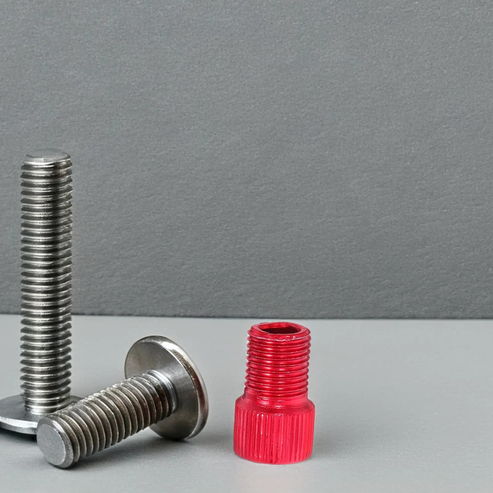 Set di 4 Adattatori in Lega di Alluminio Anodizzato per Valvole Bici, Convertitore per Pompa e Compressore d'Aria, Antigoccia